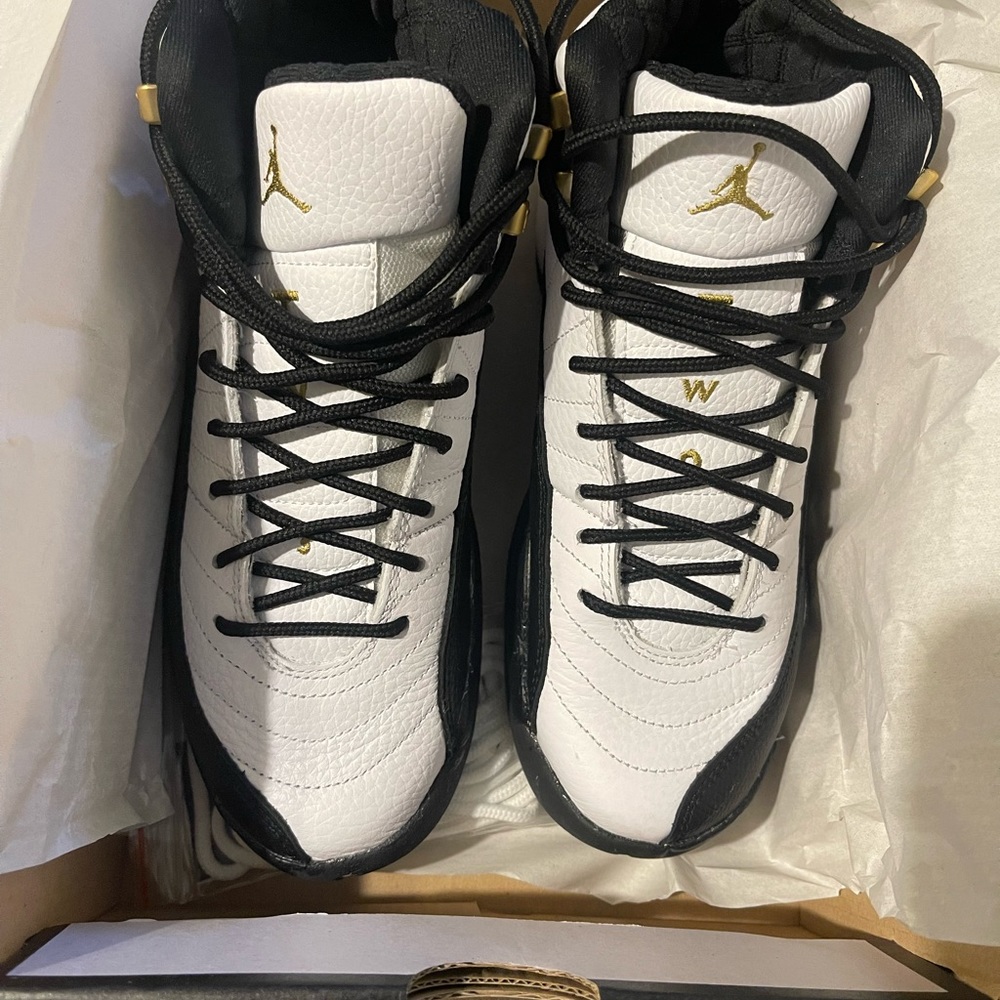 Jordan 12 size 6